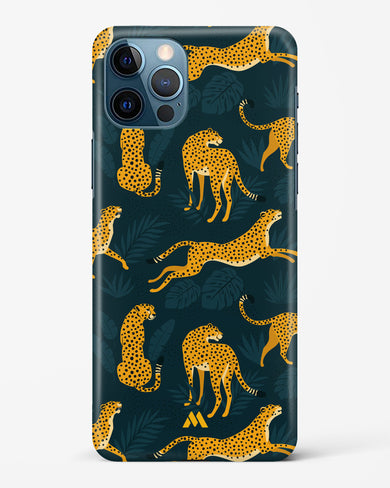 Cheetahs in the Wild Hard Case Phone Cover (Apple)