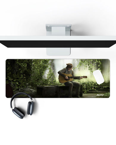 Last of Us-Ellie Take on Me Panaroma Desk Mat