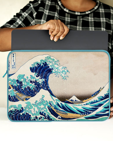 The Great Wave off Kanagawa [Katsushika Hokusai] MacBook / Laptop Sleeve