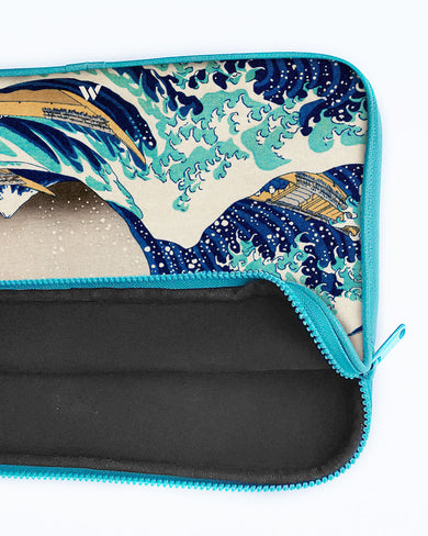 The Great Wave off Kanagawa [Katsushika Hokusai] MacBook / Laptop Sleeve