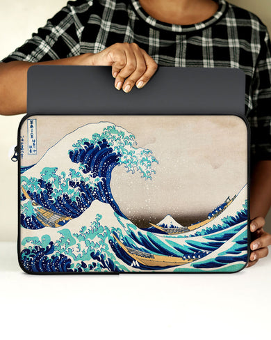 The Great Wave off Kanagawa [Katsushika Hokusai] MacBook / Laptop Sleeve