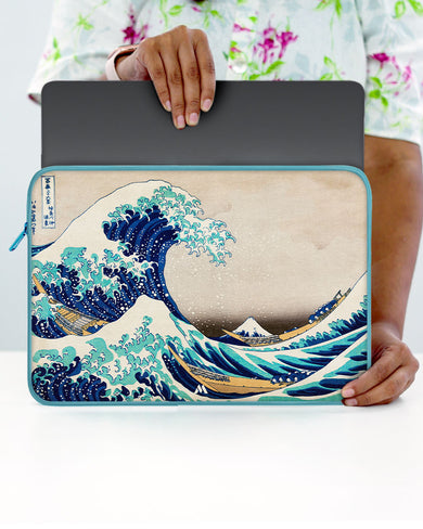 The Great Wave off Kanagawa [Katsushika Hokusai] MacBook / Laptop Sleeve
