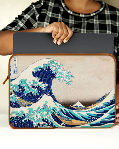 The Great Wave off Kanagawa [Katsushika Hokusai] MacBook / Laptop Sleeve