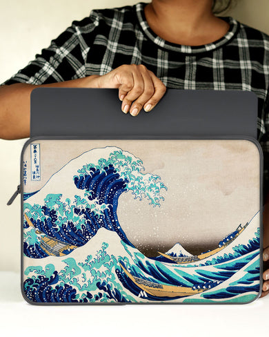 The Great Wave off Kanagawa [Katsushika Hokusai] MacBook / Laptop-Sleeve