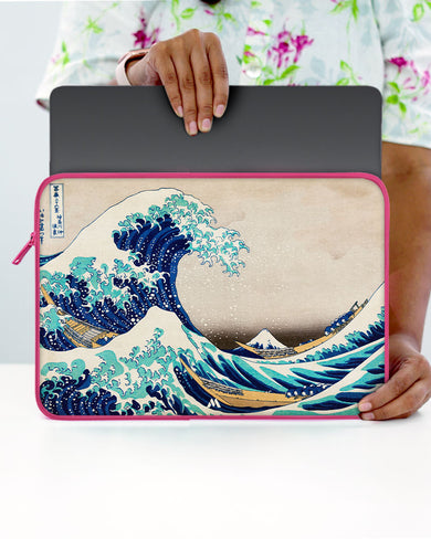 The Great Wave off Kanagawa [Katsushika Hokusai] MacBook / Laptop Sleeve