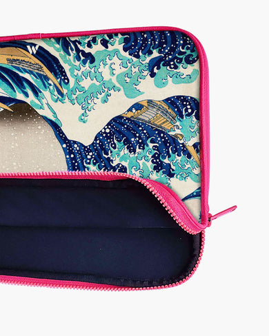 The Great Wave off Kanagawa [Katsushika Hokusai] MacBook / Laptop Sleeve