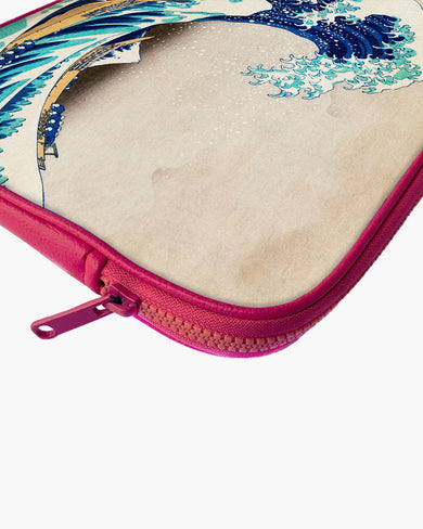 The Great Wave off Kanagawa [Katsushika Hokusai] MacBook / Laptop Sleeve
