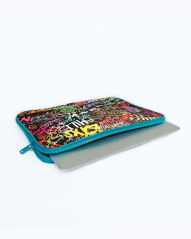 Graffiti-Walled MacBook / Laptop-Sleeve