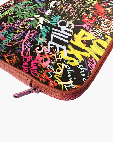 Graffiti-Walled MacBook / Laptop-Sleeve