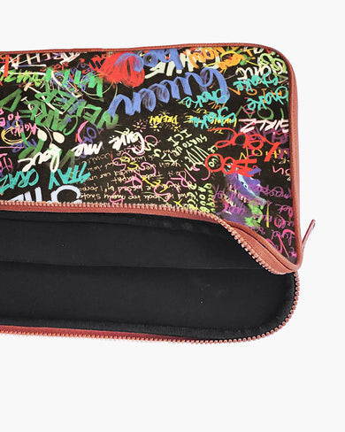 Graffiti-Walled MacBook / Laptop-Sleeve