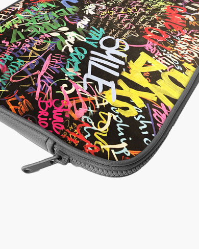 Graffiti-Walled MacBook / Laptop-Sleeve