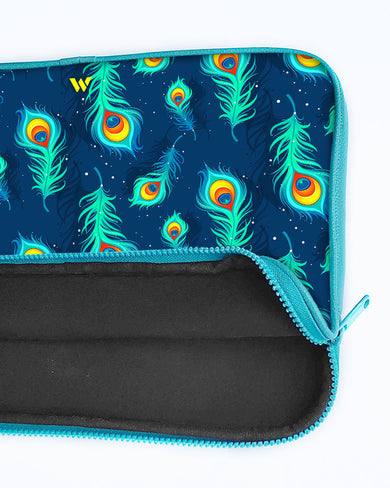 Peacock Feathered Night Sky MacBook / Laptop-Sleeve