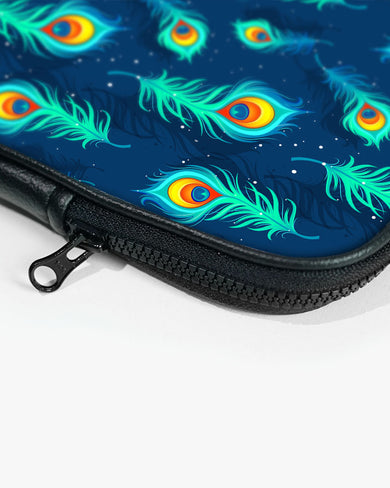 Peacock Feathered Night Sky MacBook / Laptop-Sleeve