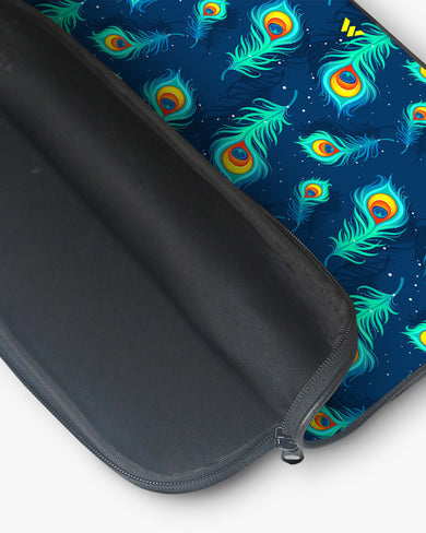 Peacock Feathered Night Sky MacBook / Laptop-Sleeve