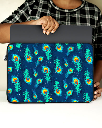 Peacock Feathered Night Sky MacBook / Laptop-Sleeve