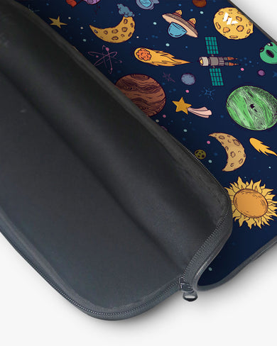 Space Frenzy MacBook / Laptop-Sleeve