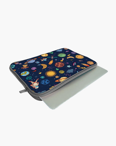 Space Frenzy MacBook / Laptop-Sleeve