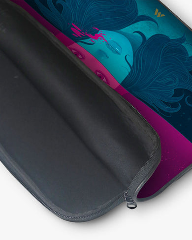 Under the Surface MacBook / Laptop-Sleeve