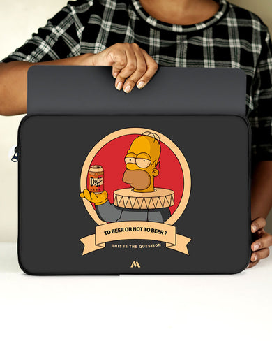 To Beer or Not to Beer MacBook / Laptop-Sleeve