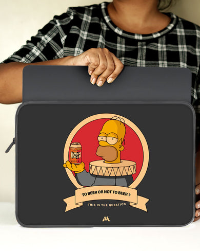 To Beer or Not to Beer MacBook / Laptop-Sleeve
