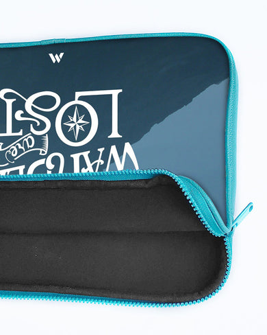 LOTR-Not All Who Wander Are Lost MacBook / Laptop-Sleeve