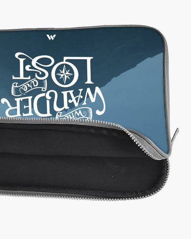 LOTR-Not All Who Wander Are Lost MacBook / Laptop-Sleeve