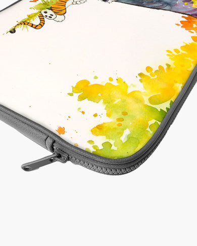 Calvin Hobbes Under Tree MacBook / Laptop-Sleeve