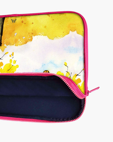 Calvin Hobbes Idyllic Life MacBook / Laptop Sleeve