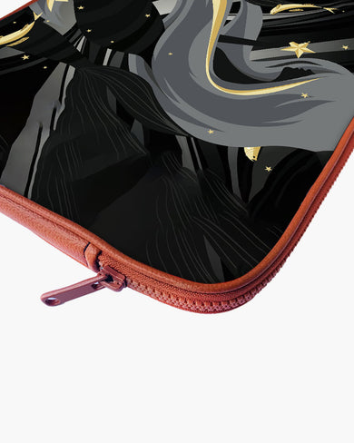 Lady Sunset MacBook / Laptop Sleeve
