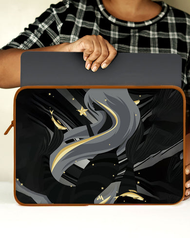 Lady Sunset MacBook / Laptop Sleeve