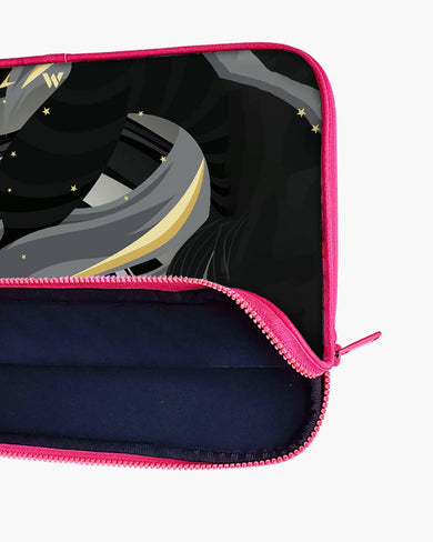 Lady Sunset MacBook / Laptop Sleeve