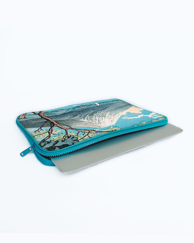 Mount Fuji from Lake Yamanaka [Hiroaki Takahashi] MacBook / Laptop-Sleeve
