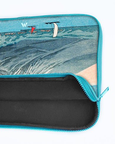 Mount Fuji from Lake Yamanaka [Hiroaki Takahashi] MacBook / Laptop-Sleeve