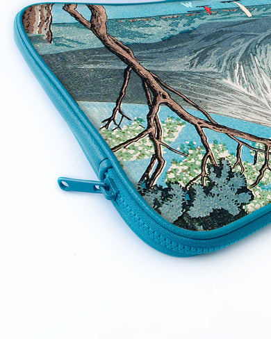 Mount Fuji from Lake Yamanaka [Hiroaki Takahashi] MacBook / Laptop-Sleeve