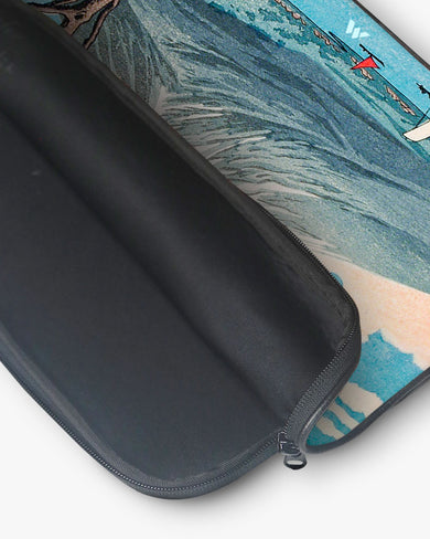 Mount Fuji from Lake Yamanaka [Hiroaki Takahashi] MacBook / Laptop-Sleeve