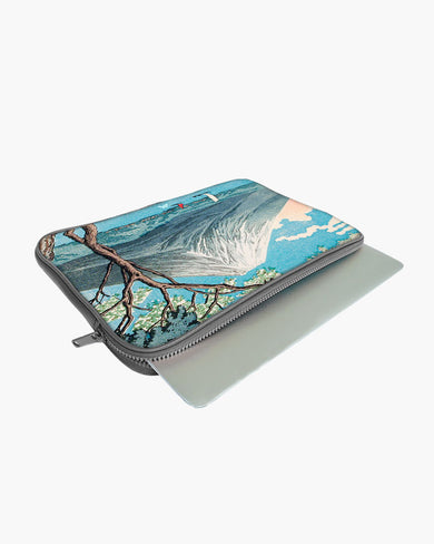 Mount Fuji from Lake Yamanaka [Hiroaki Takahashi] MacBook / Laptop-Sleeve