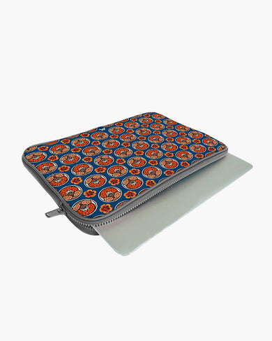 East-Indian Cherries [Julie de Graag] MacBook / Laptop Sleeve