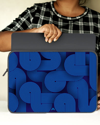 Cobalt Knots MacBook / Laptop Sleeve