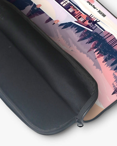 Swiss Ski Lodge [BREATHE] MacBook / Laptop Sleeve